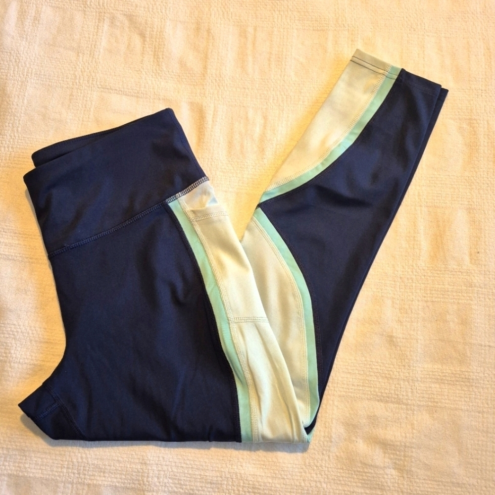 Avia women's Medium 8-10 blue & teal leggings, side pockets, EUC